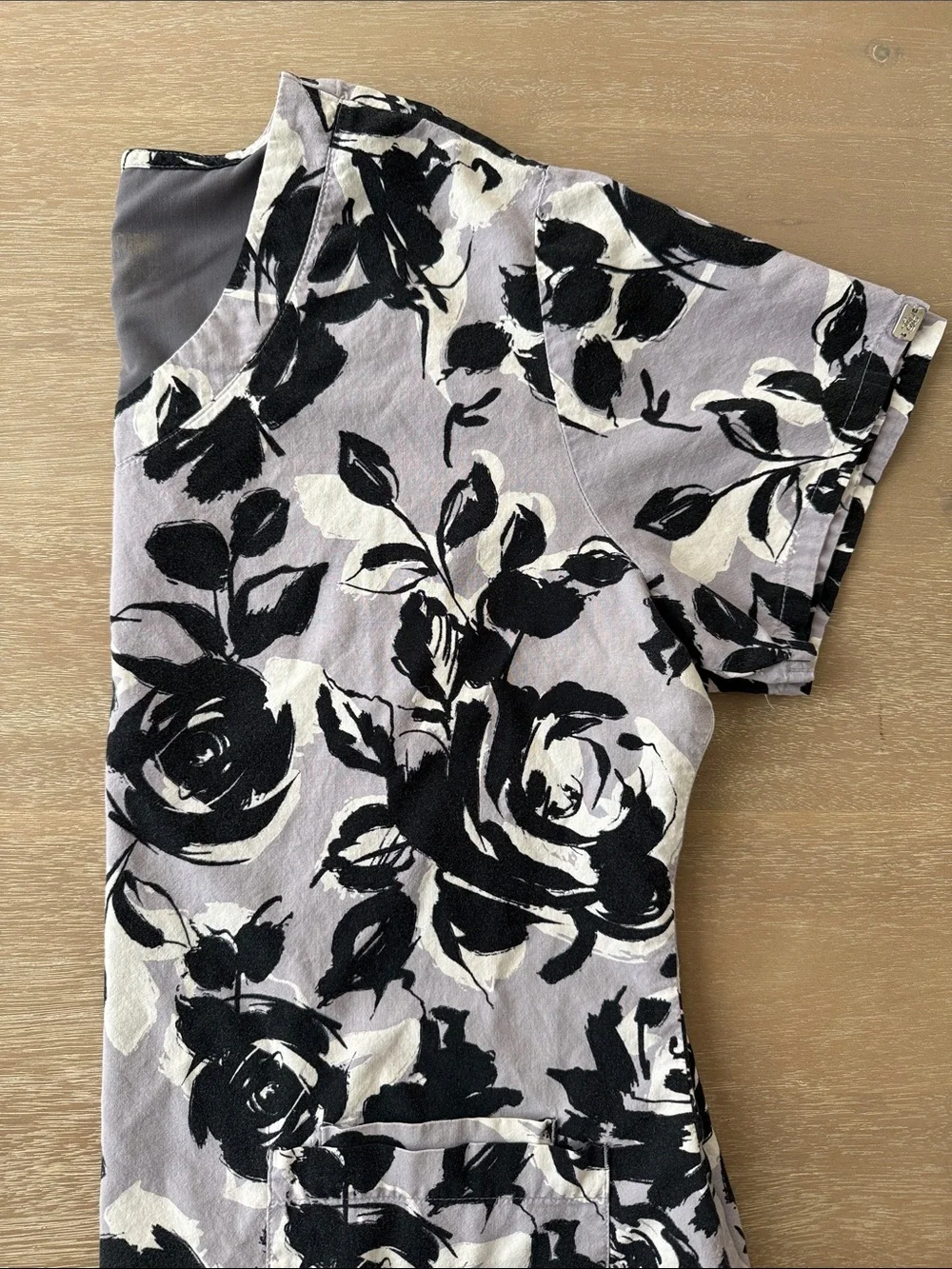 Grey's Anatomy Rose Scrub Top | XL